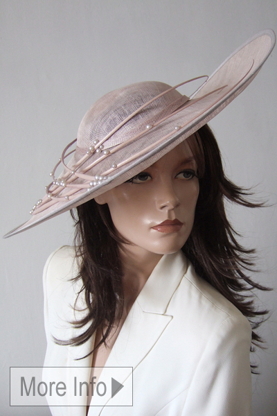 Oyster Pink Mother of the Bride Hat. Oyster Colour Royal Ascot Hat. Royal Ascot Hat Hire 2026. Big Royal Ascot Hats 2026. Pale Pink Mother of the Bride Hat. Pink Hatinator Hats for Weddings. Oyster Pink Mother of the Bride Fascinators. Mother of the Bride Hatinators 2026. Big Hats for the Races