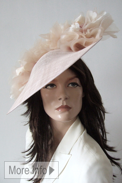 Shell Pink Hatinator Hat. Pale Pink Saucer Style Hat. Royal Ascot Hats. Hats for Royal Ascot. Royal Ascot Hat Hire 2026. Mother of the Bride Hatinators 2025, Mother of the Bride Hats for Hire 2026.