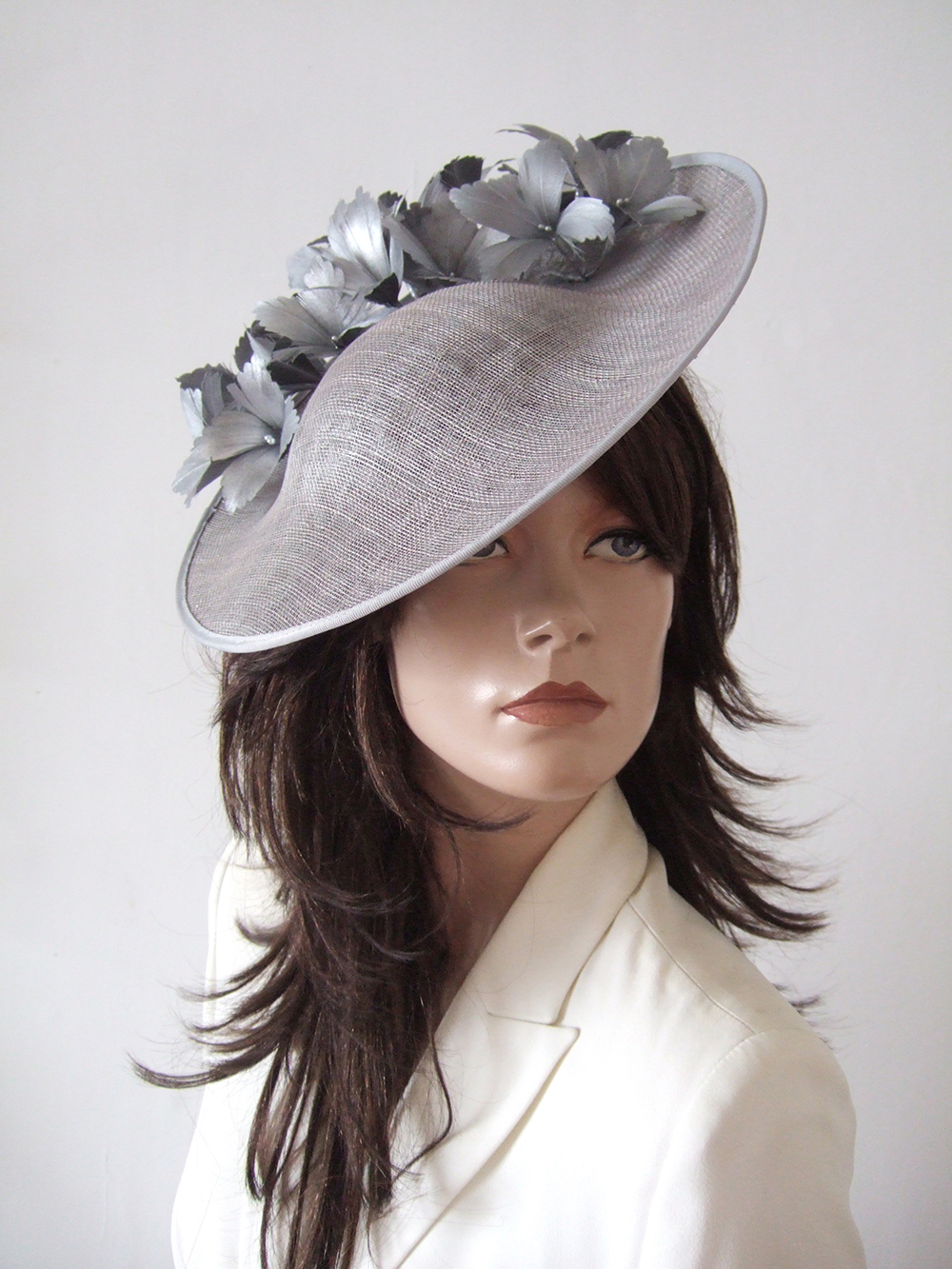 Saucer Style Hats for Hire UK. Hats for Summer Wedding Guests UK. Silver Royal Ascot Hats 2026. Designer Hats for Hire 2026. Wedding Hats for Hire UK 2026. Best Hats for Royal Ascot 2026. Silver Mother of the Bride Saucer Hats 2026. Mother of the Groom Hats 2026. Mother of the Bride Hat Hire 2026. Summer Wedding Fascinators 2026. Best Designer Hats 2026.